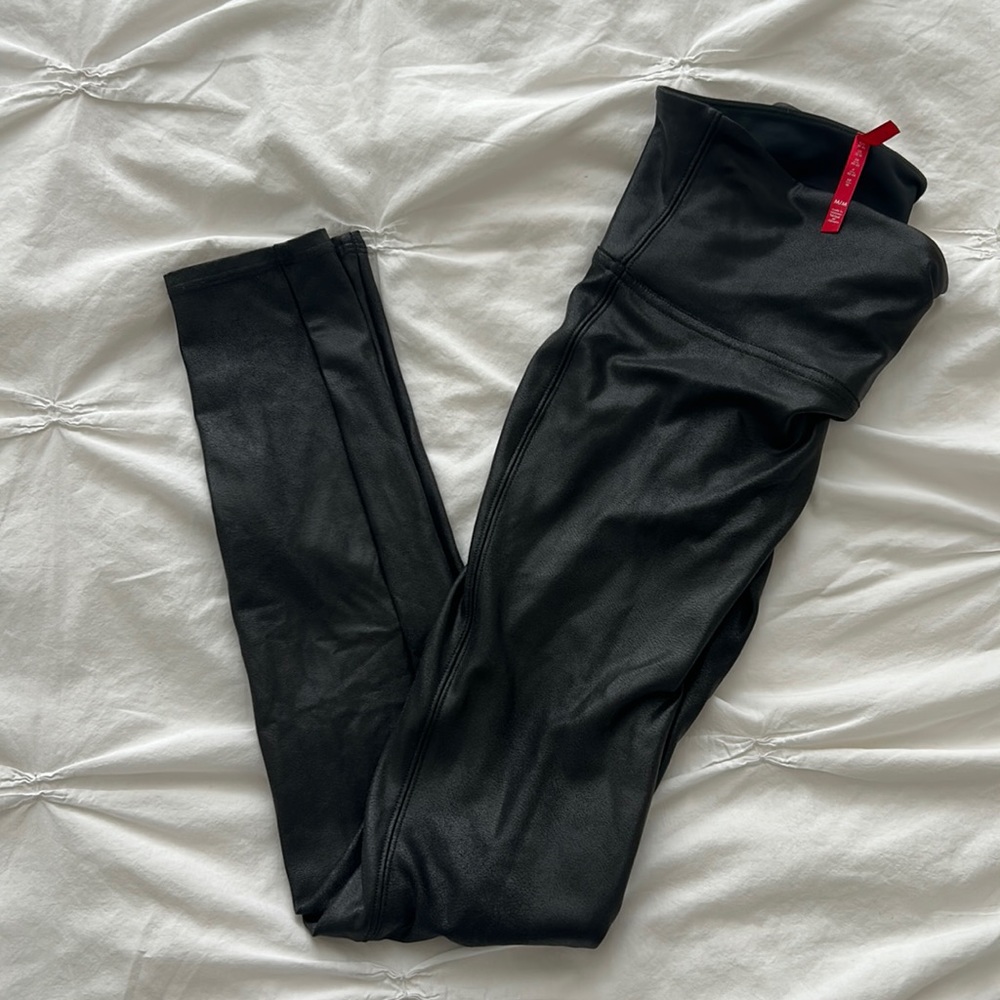 SPANX VEGAN LEATHER LEGGINGS SIZE M